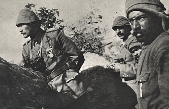 ATATÜRK’Ü ÇANAKKALE’DE YOK SAYAN YÜZSÜZLERE!